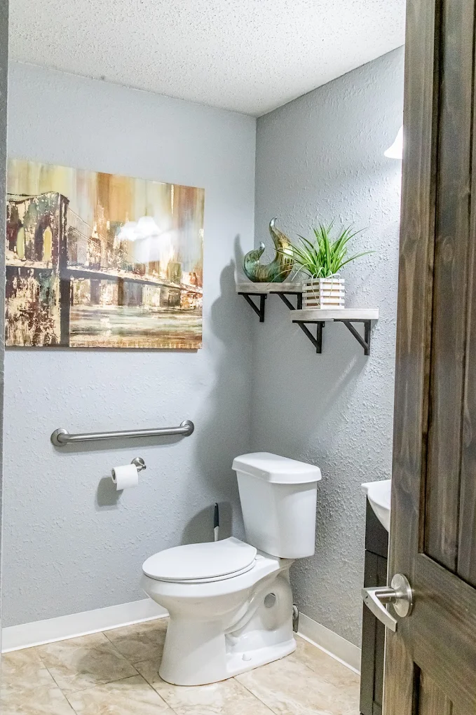 Short term assisted living accessible bathroom in Victoria TX